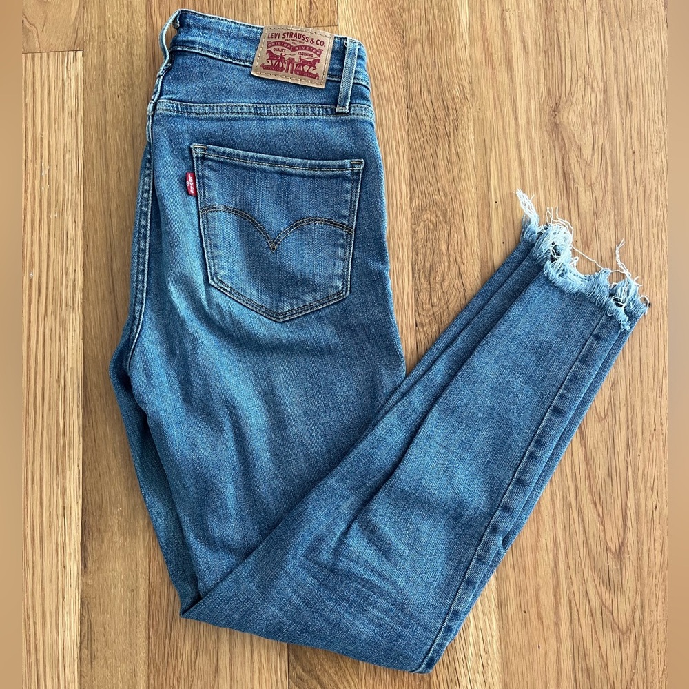 Levi's 721 High Rise Skinny Jeans